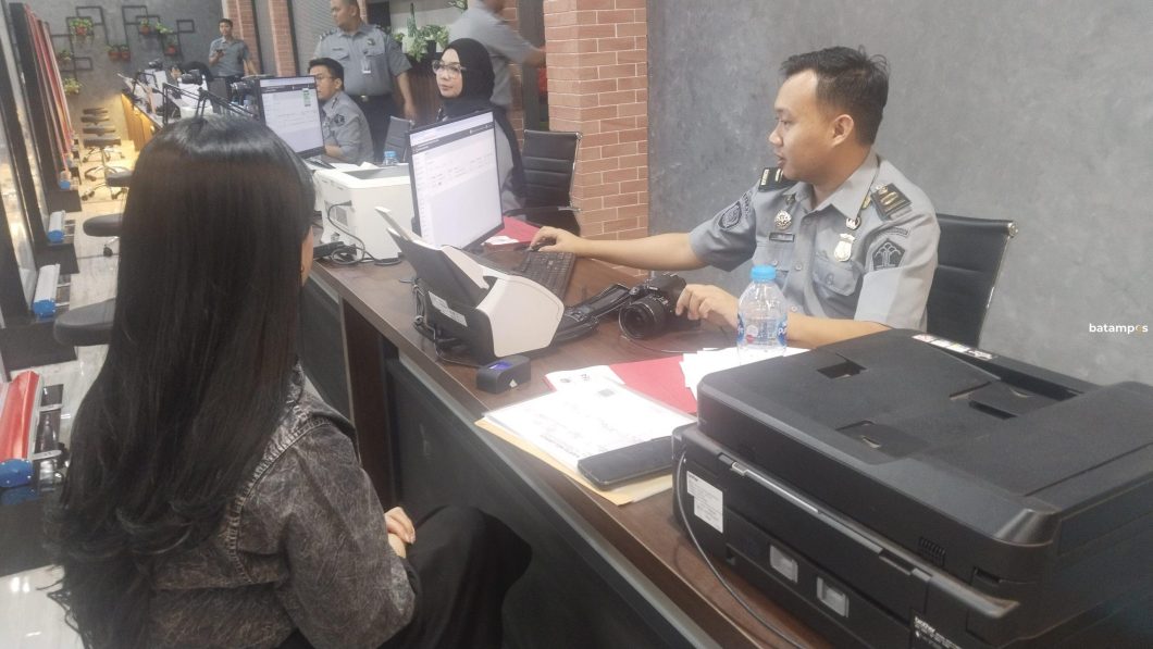 Imigrasi Batam Sediakan 640 Kuota Paspor per Hari – Metropolis