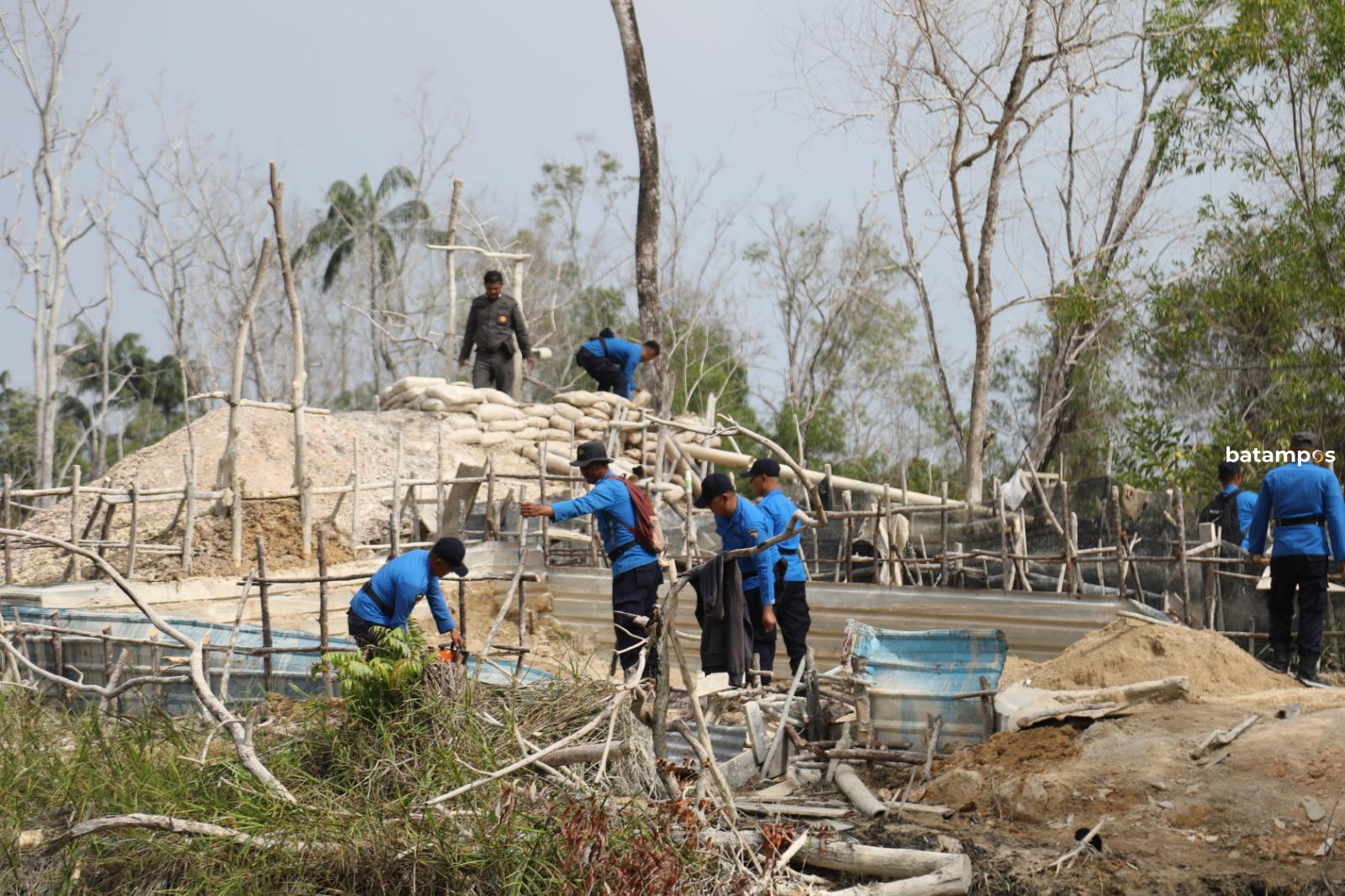 Lahan Bekas Tambang Pasir Sudah Ditimbun, Tersangka Tak Kunjung Ditetapkan – Metropolis