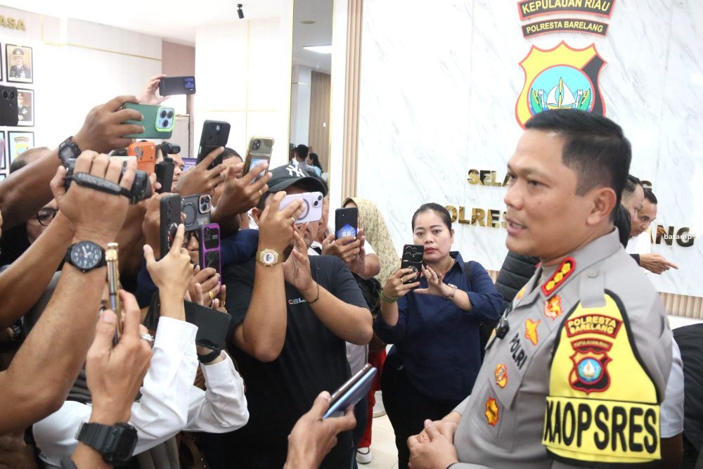 Tak Toleransi Pelanggaran, Kapolresta Barelang Perintahkan Anggota Profesional – Metropolis