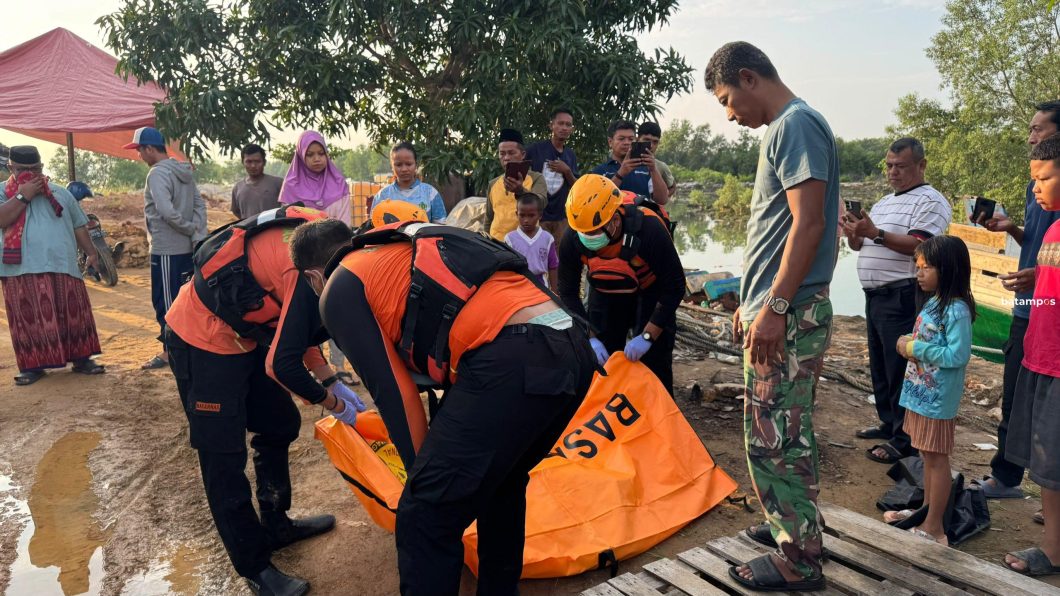 Bocah yang Hanyut di Sengkuang Ditemukan Terdampar di Bibir Pantai – Metropolis