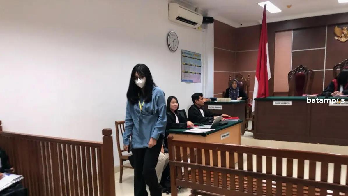Fara Diba, Terdakwa Penganiayaan, Tahanan Rumah Diperpanjang PN Batam hingga 23 Agustus – Metropolis