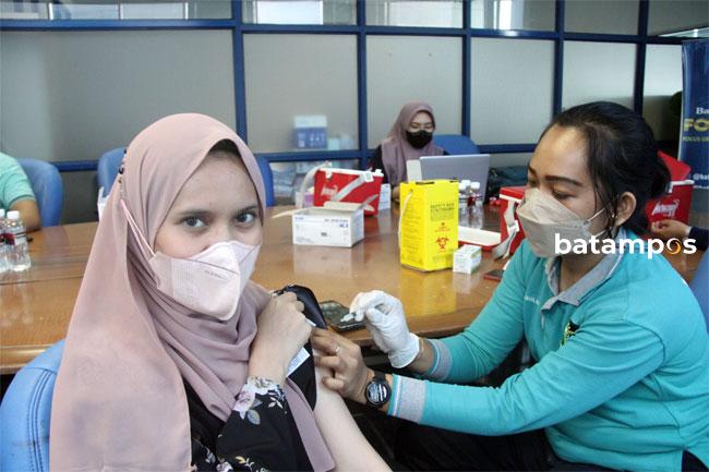 448.615 Warga Batam Telah Divaksin Booster 1 vaksin booster