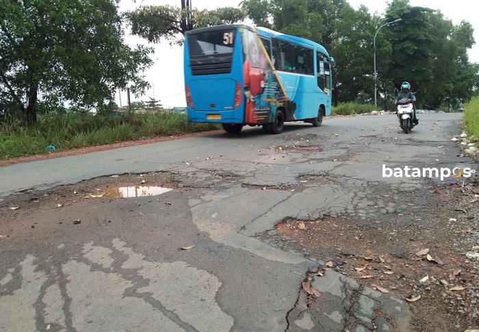 Jalan Rusak Dalil Harahap1