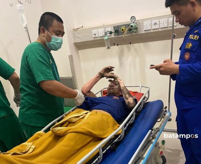 Kapal Terbakar di Perairan Batuampar 1 WhatsApp Image 2022 07 22 at 10.50.49 e1658463948653