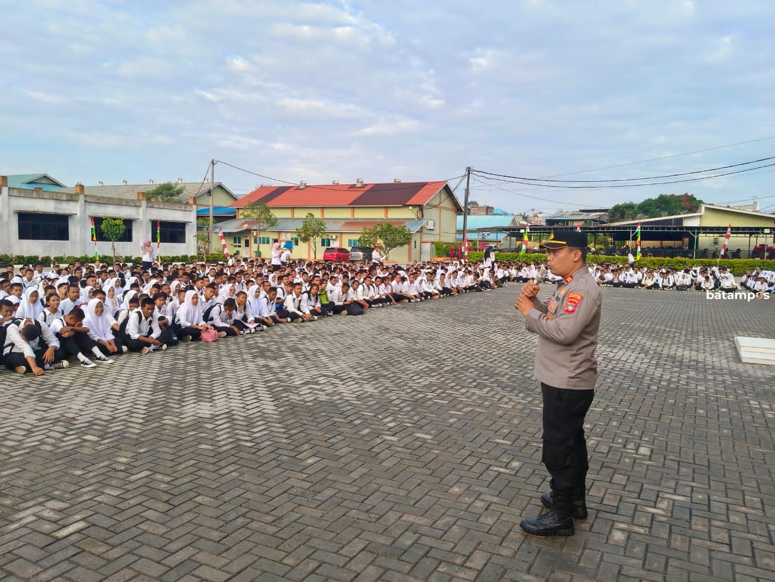 Kapolsek Sagulung memberikan imbauan kewaspadaan terhadap penipuan THR dan paket mudik murah jelang Lebaran.