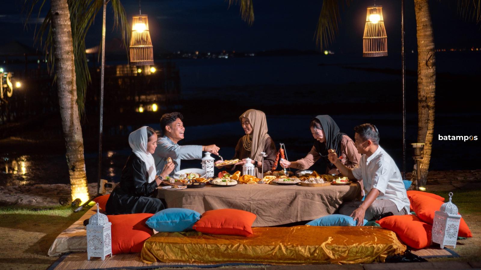 Menu buka puasa Mediterania di Montigo Resorts Nongsa Batam dengan panorama laut dan suasana senja Ramadan